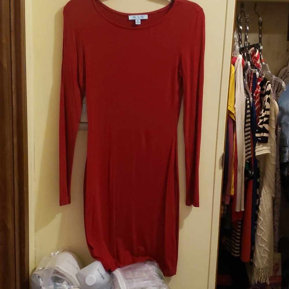 Clothes - Picture 3 of 8